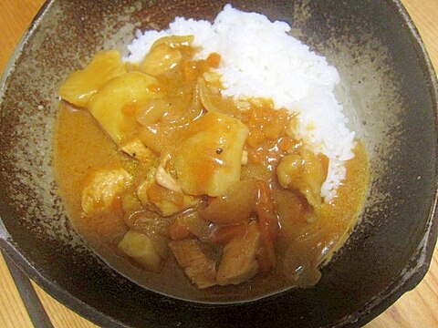 じゃが芋と玉葱鶏肉カレー